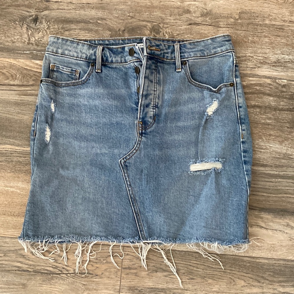 Women’s distressed jean skirt